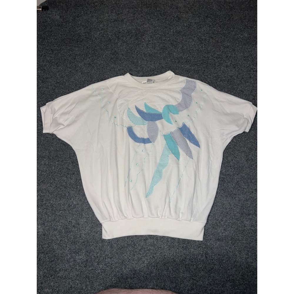 Alfred Dunner Vintage White Embroidered Graphic Short Sleeve Top Size M